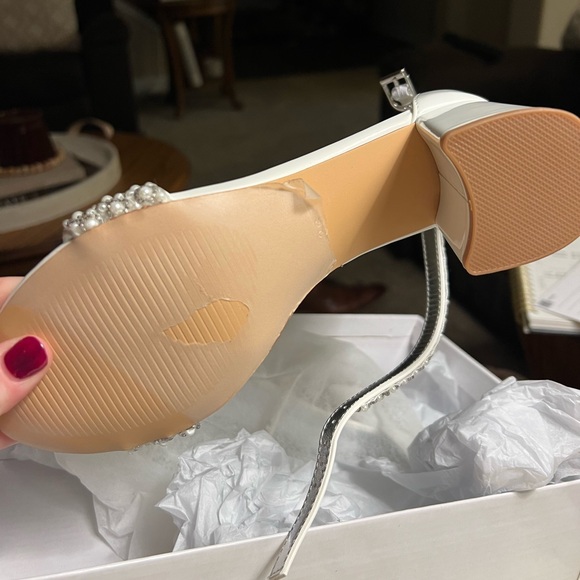 Brand new white heels, size 6 - Picture 4 of 6